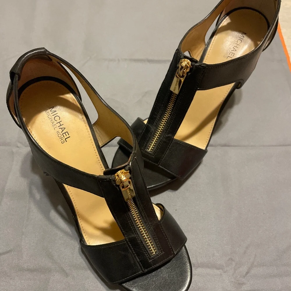 Micheal Kors heels - Picture 1 of 2